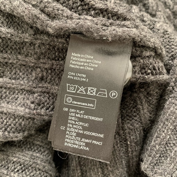 H&M Charcoal Gray Wool Blend Chunky Cable Knit Sweater Poncho Small - Picture 13 of 14